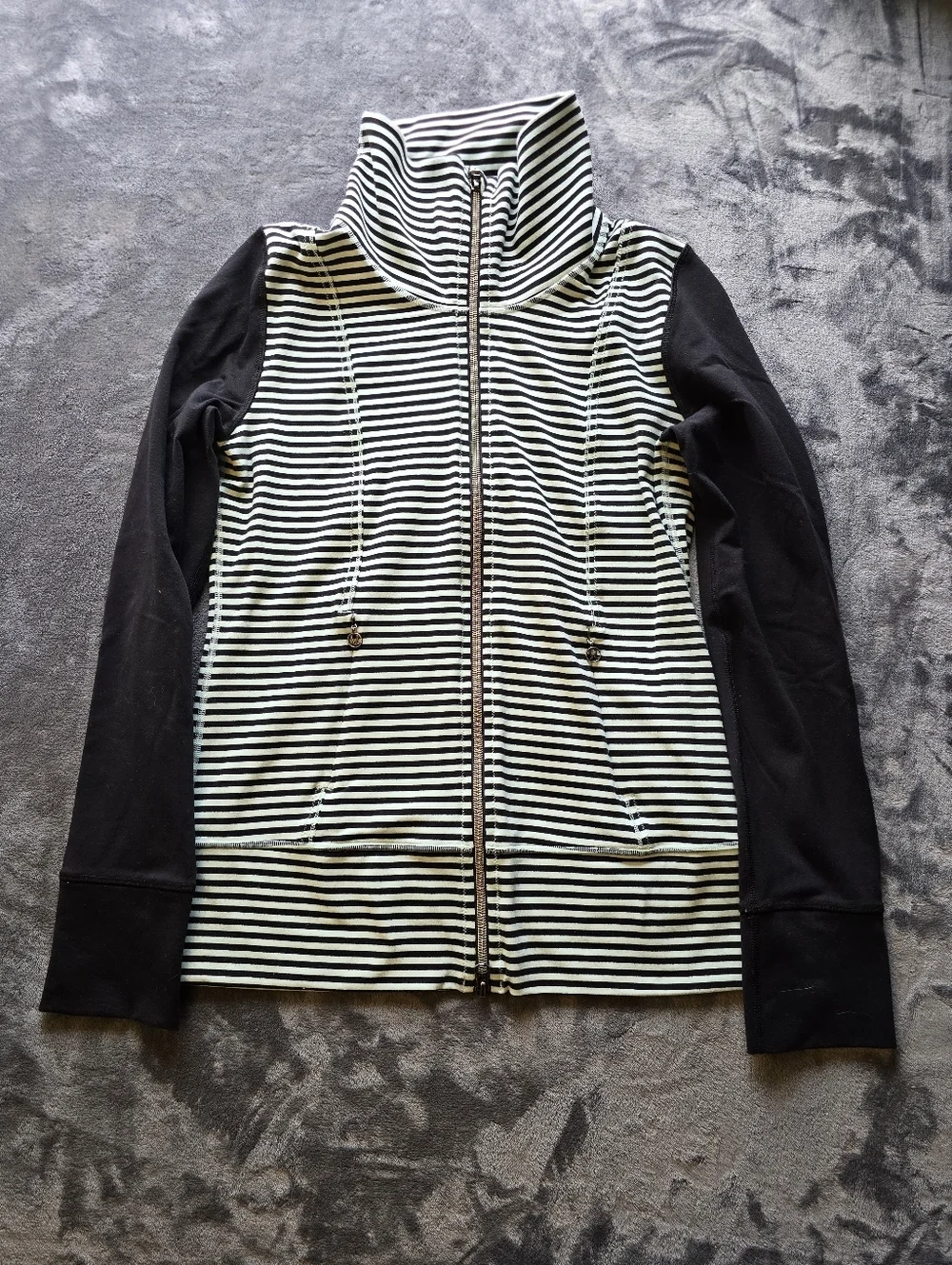 Lululemon Daily Yoga Jacket Size 8